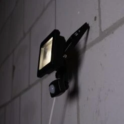 LED-Strahler 4000 K IP44 Sensor Sanan LED 20 W 2200 Lm Schwarz -Globo Deutschland Verkaufsgeschäft 692773 11020200 03