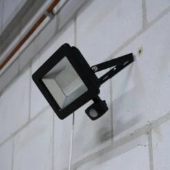 LED-Strahler 4000 K IP44 Sensor Sanan LED 50 W 5500 Lm Schwarz 12 LED-Strahler 4000 K IP44 Sensor Sanan LED 50 W 5500 Lm Schwarz -Globo Deutschland Verkaufsgeschäft 692819 11020200 02