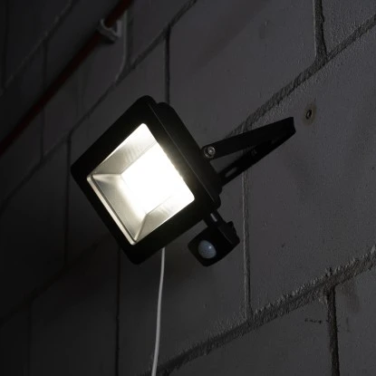 LED-Strahler 4000 K IP44 Sensor Sanan LED 50 W 5500 Lm Schwarz 4 LED-Strahler 4000 K IP44 Sensor Sanan LED 50 W 5500 Lm Schwarz – Bild 4