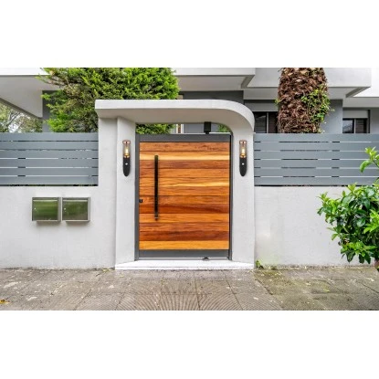 Globo Außenleuchte Mit Bewegungsmelder Boston 1-flg. Schwarz-Rauchfarb. 7,6x41cm 1 Globo Außenleuchte Mit Bewegungsmelder Boston 1-flg. Schwarz-Rauchfarb. 7,6x41cm