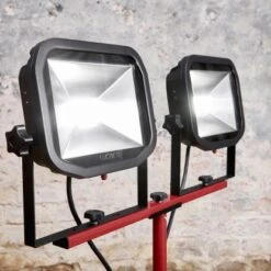 Luceco LED-Stativstrahler Slimline Groß